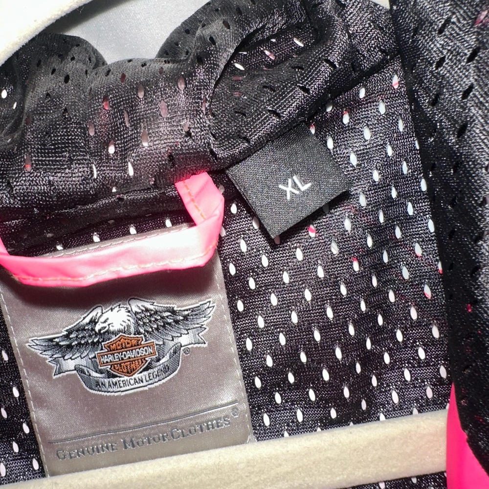 Brand New - Never Worn Harley-Davidson Hot Pink Rain Jacket - Picture 4 of 4